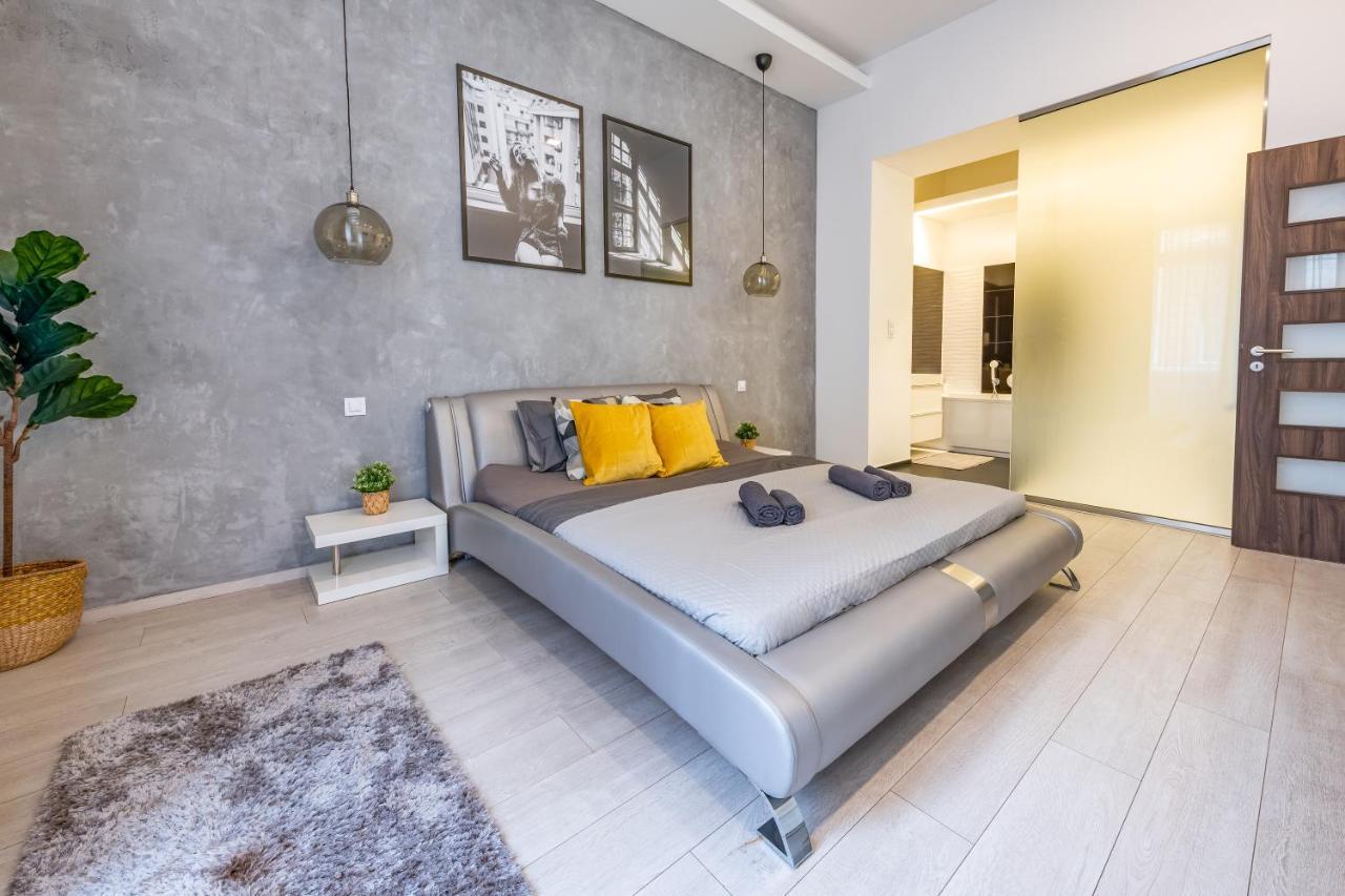 Luxury Nova Home Next To The New York Cafe Boedapest Buitenkant foto