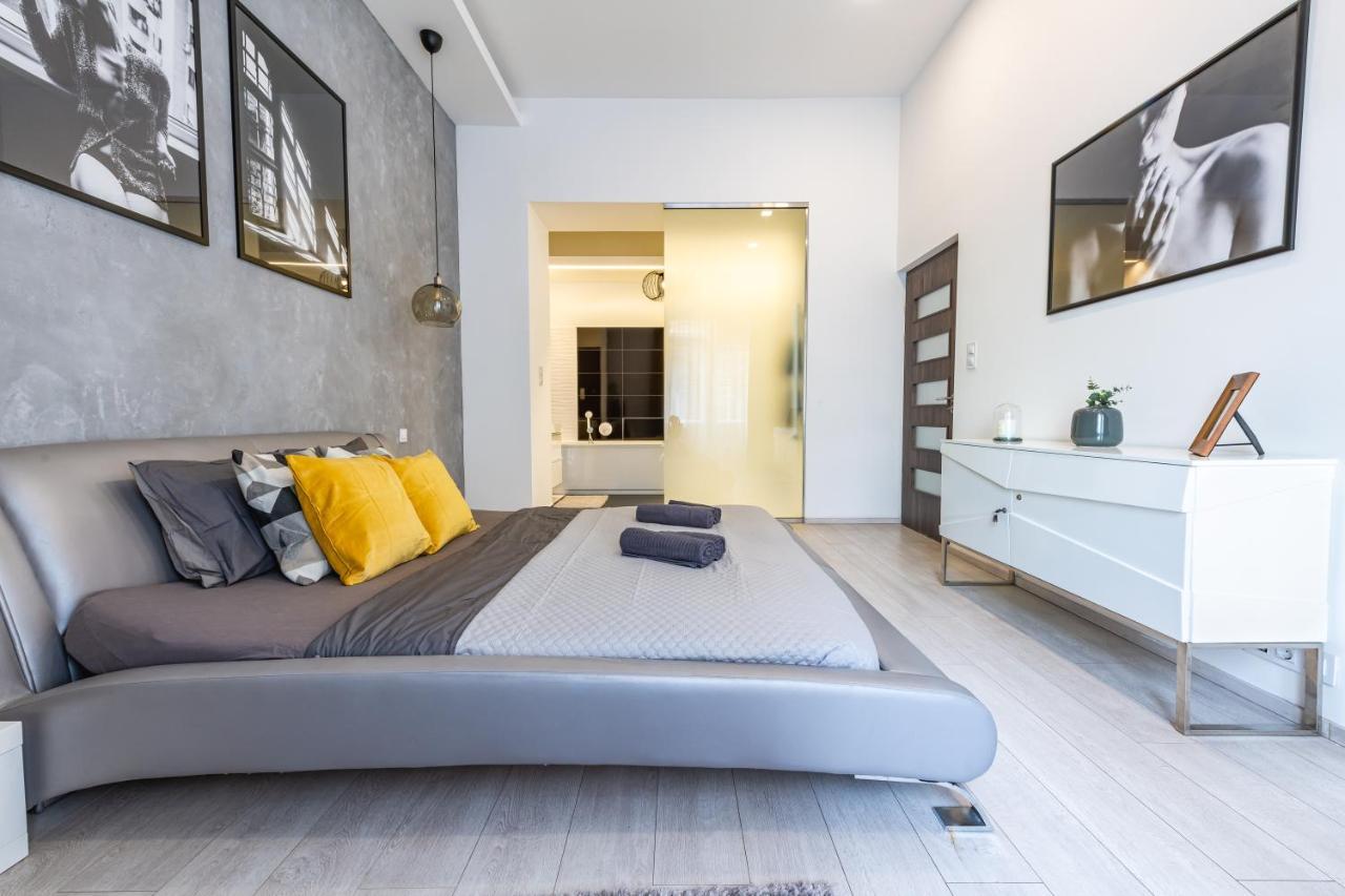 Luxury Nova Home Next To The New York Cafe Boedapest Buitenkant foto
