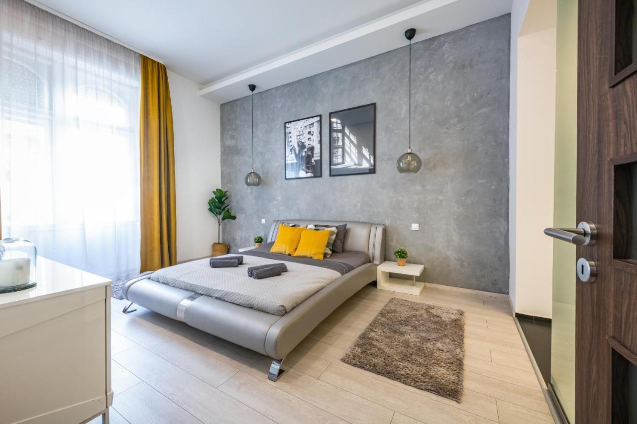 Luxury Nova Home Next To The New York Cafe Boedapest Buitenkant foto